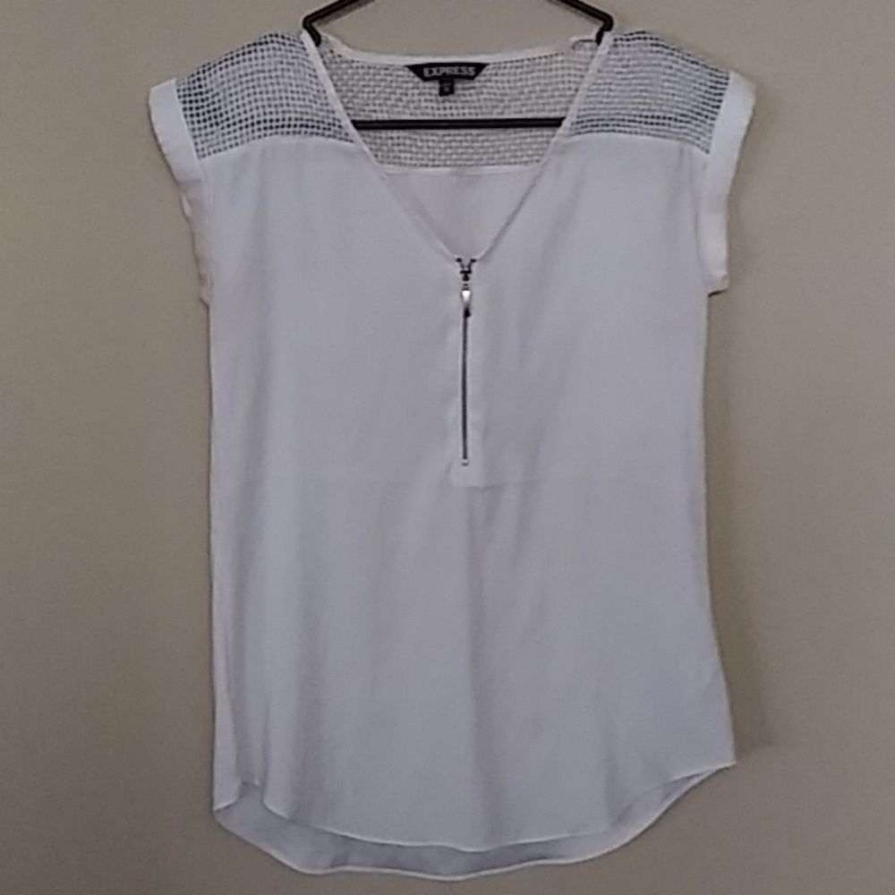 Express Cream Blouse Sleeveless